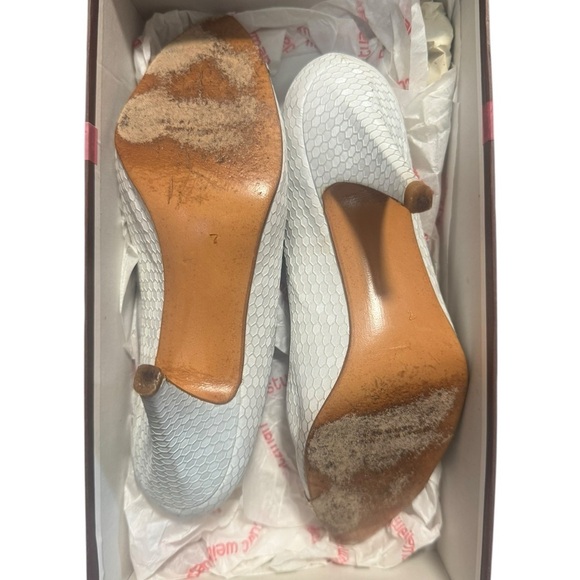 Vintage Stuart Weitzman for Mr. Seymour Snake Skin Ivory Pumps Size 7.5 With Box - Picture 9 of 10